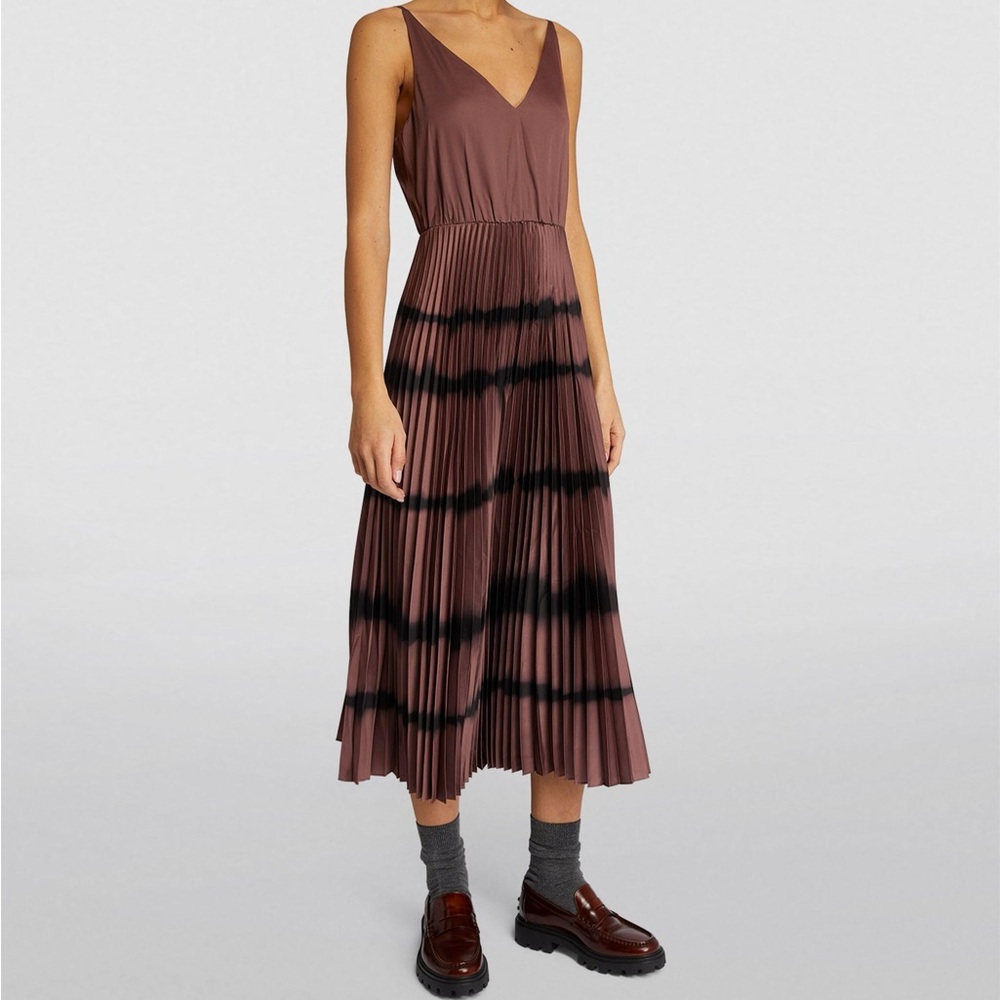 Elegant purple and Black Pleated Dress